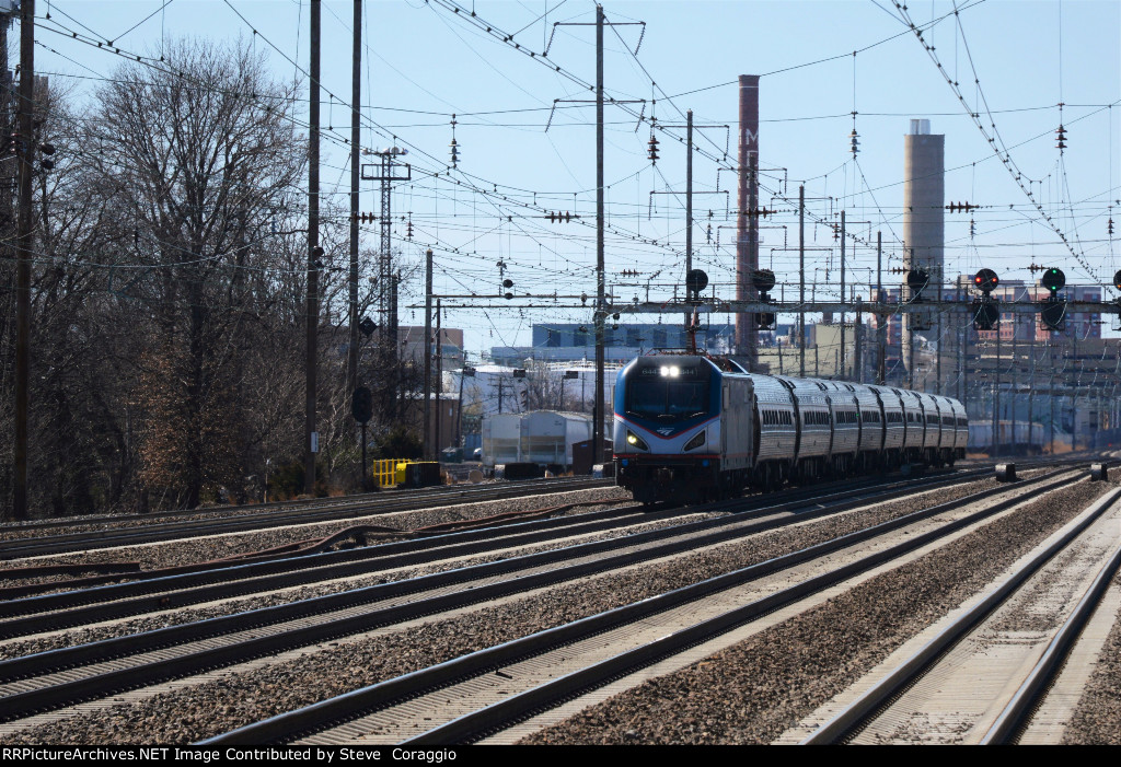 AMTK 644 leads eastbound train on Track 2